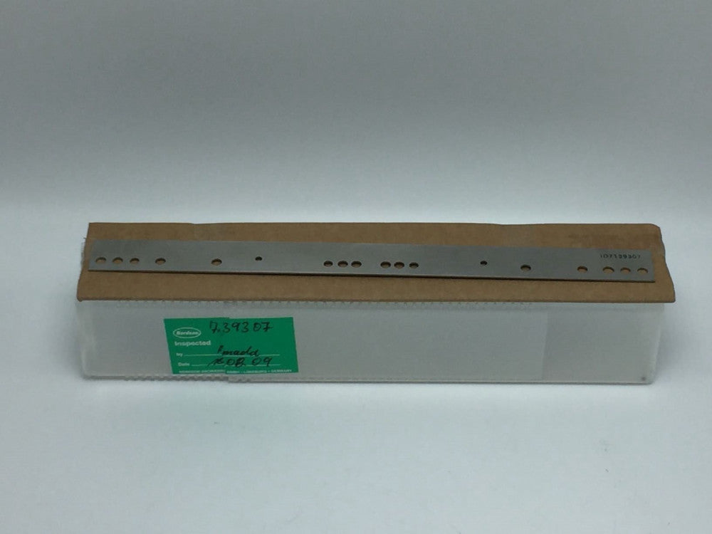 NEW Nordson 7139307 EP11 02 DL250 W/O SLOT GLUE APPLICATOR SHIM 