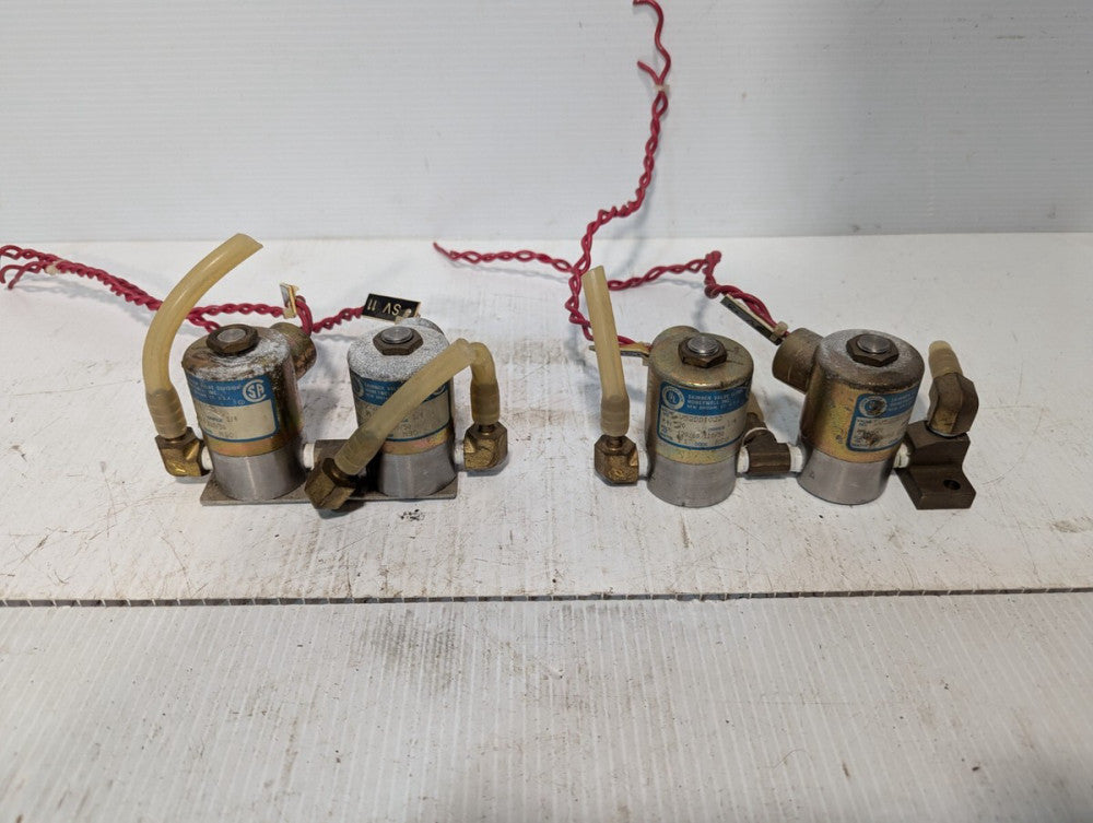 Lot of 2 Honeywell Skinner V52DB1022 Solenoid Valves+Returns