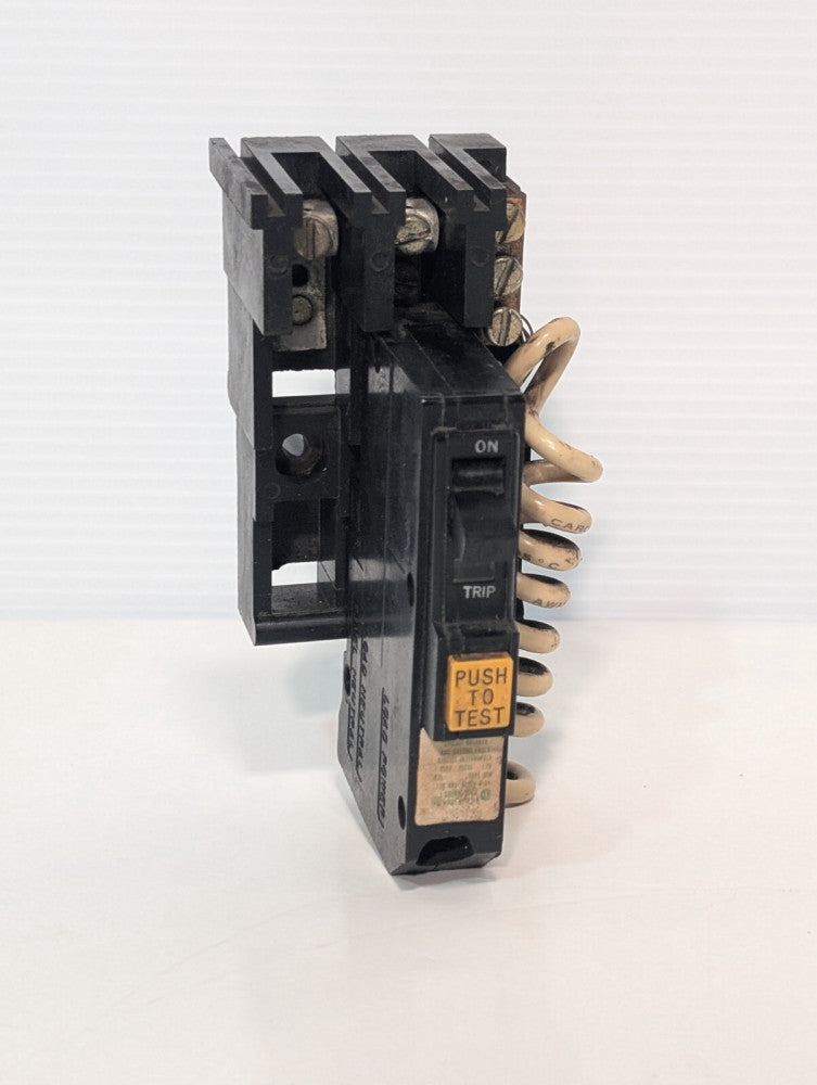 Square D QOB115GFI circuit breaker, GFCI, 15A, 1 pole, with N-224168-C contact