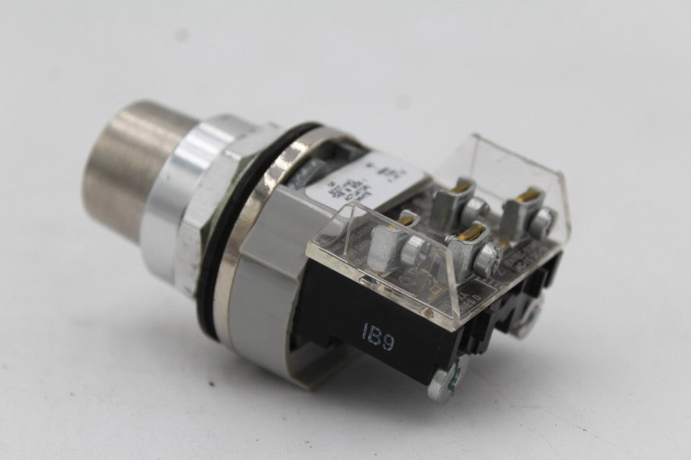 ALLEN-BRADLEY 800T-H42 SELECTOR SWITCH NO KEY