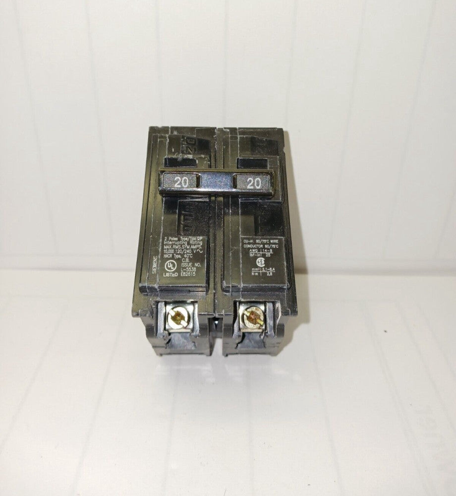 SIEMENS 20 AMP CIRCUIT BREAKER 2 POLE 120/240/ VAC PLUG IN Q220