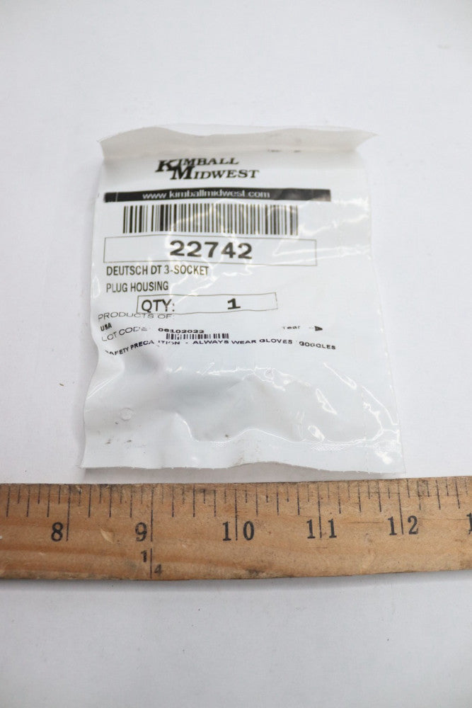 Kimball Midwest Plug Housing  DT Series 3-Socket 22742 