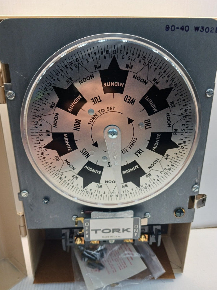 New Tork 302L Seven Day Dial Time Switch 208-277 Vac 3PST