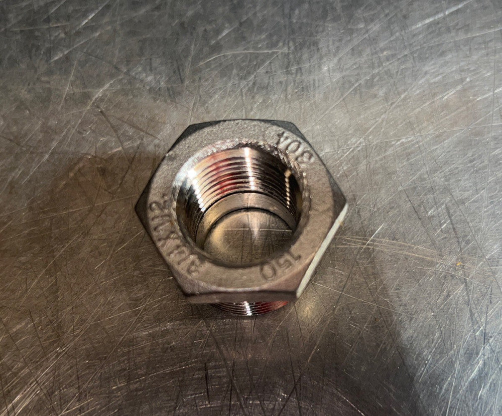 304 150 3/4 X 1/2 Hazardous location ￼Fitting Nos Surplus