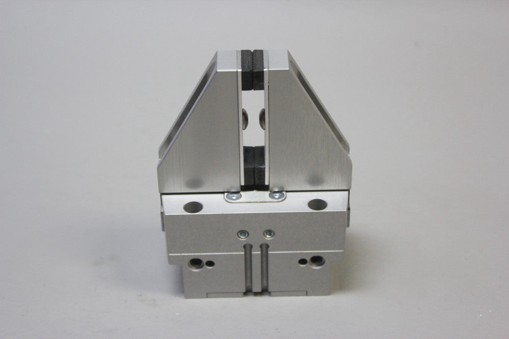 UNUSED FESTO PNEUMATIC ROBOT GRIPPER HGPT-35-A-B 560210