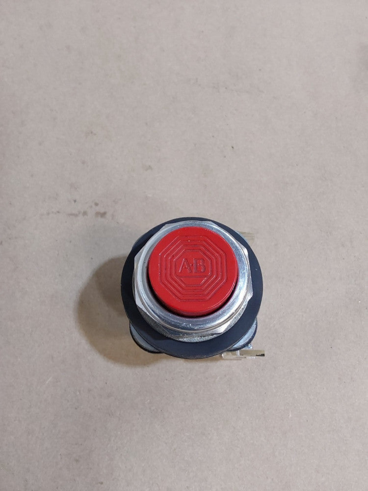 ALLEN-BRADLEY - 800T-B SER. T TYPE 4, 13 - RED PUSH BUTTON W/ 800T-XA SER. D