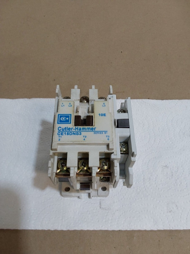 Cutler Hammer Contactor CE15DNS3 -110/120V Coil w/ C320KGS1 