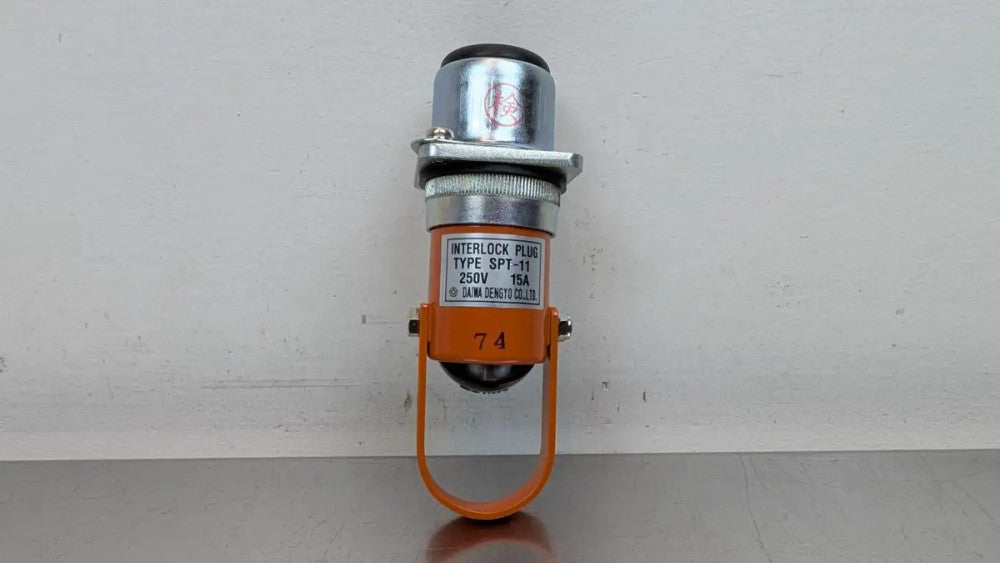 DAIWA DENGYO SPT-11 Interlock Plug