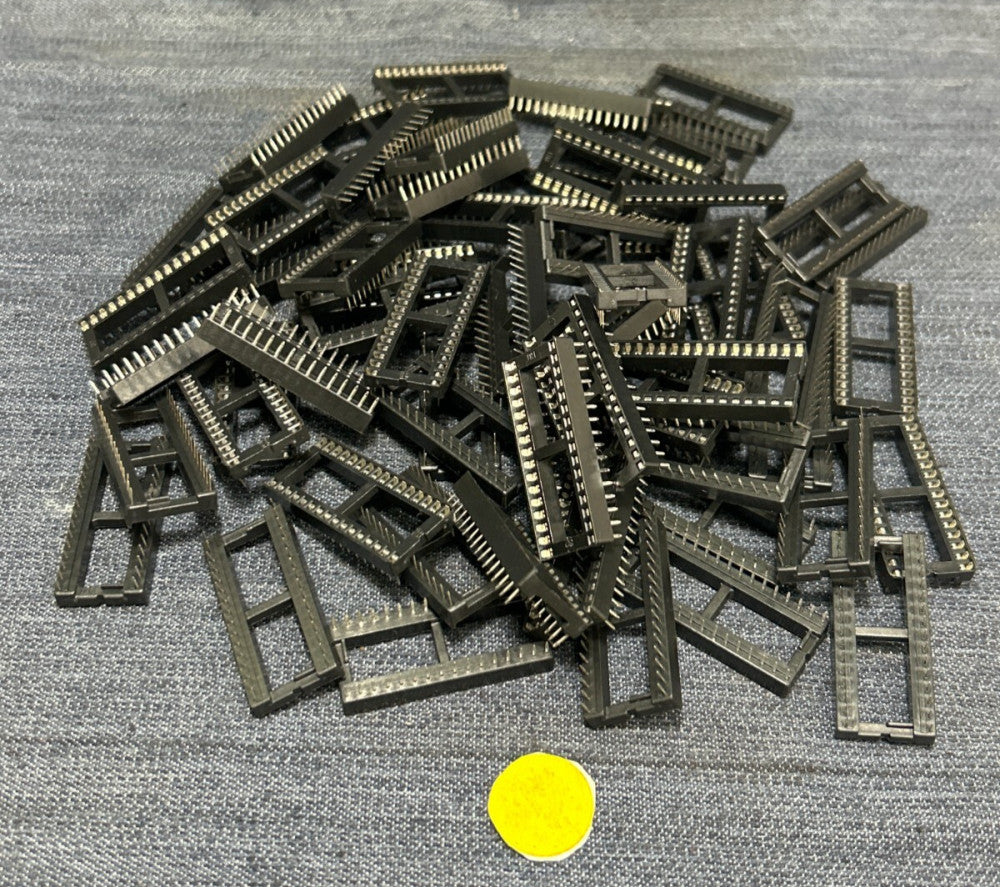 UNBRANDED 32 PIN SOCKET ADAPTOR  LOT OF 50
