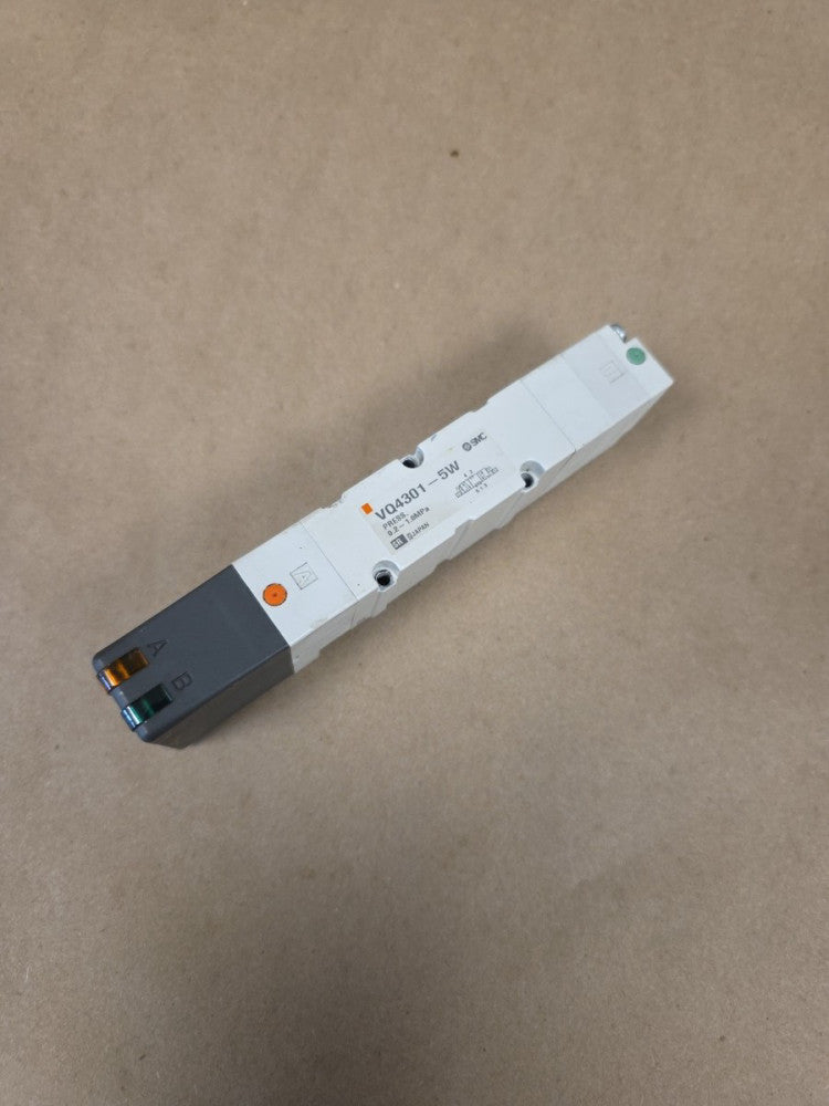 SMC VQ4301-5W Pneumatic Solenoid Valve VQ43015W