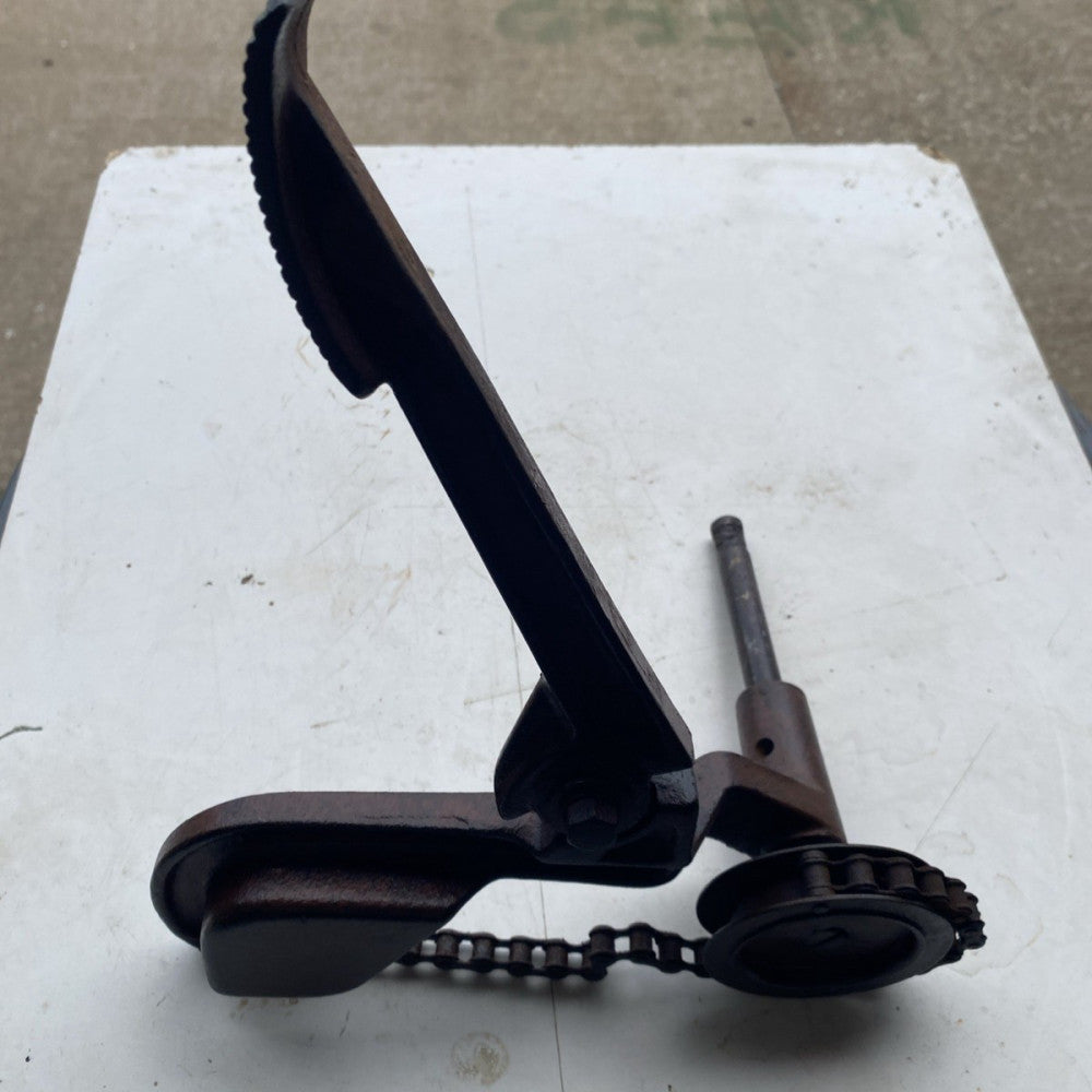 Original Briggs Stratton Early Model FH Cast Kick Start Assy & Miss Gas Engine