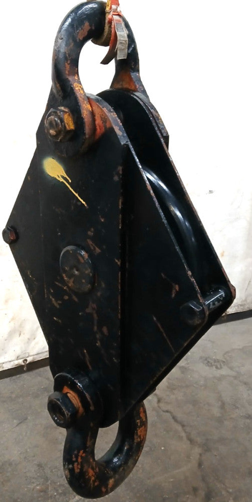 MCKISSICK NO 548 SNATCH BLOCK W/SHACKLE SIZE 36 X 20 FIGURE 701 BB 20 TON WLL