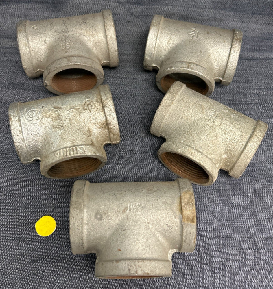 UNBRANDED TEE PIPE FITTING  1-1/2" X 1-1/2" X 1-1/2"  LOT OF 5