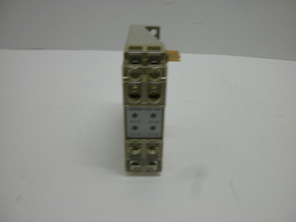 OMRON S32-A4C-US OUTPUT MODULE/UNIT 80mA 30VDC