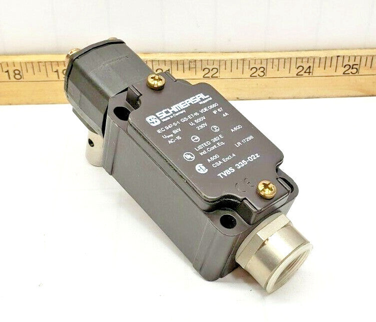 New Schmersal Hinged Switch 230 VAC 4 Amp  TV8S-335-02Z