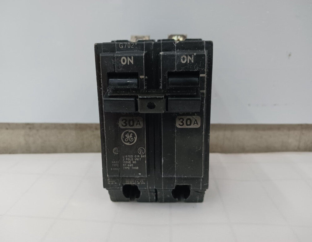 GE 30 AMP CIRCUIT BREAKER 2 POLE 120/240 VAC THQB2230