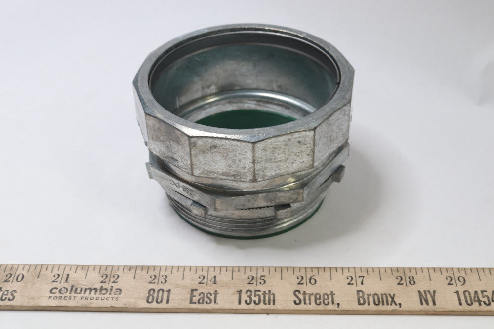 Bridgeport Fittings Diecast EMT Concrete Tight Connector 3-1/2" 258DC 