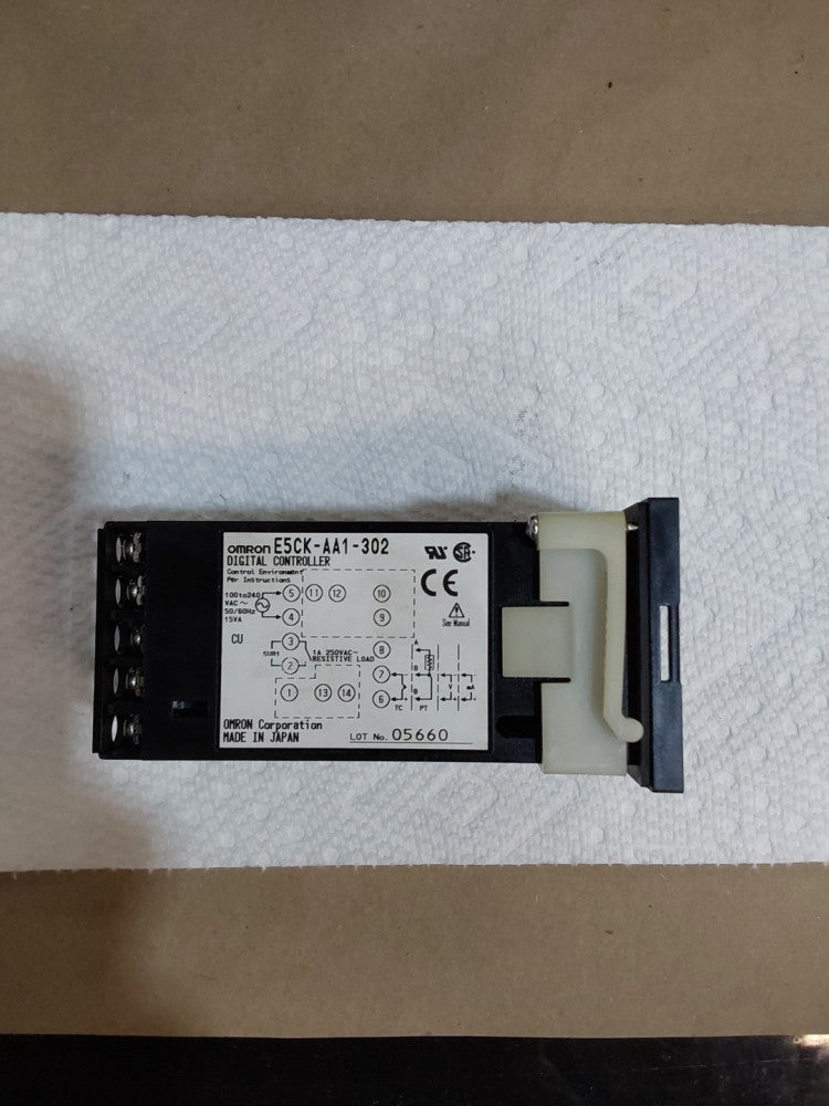 OMRON E5CK-AA1-302 DIN ONLY