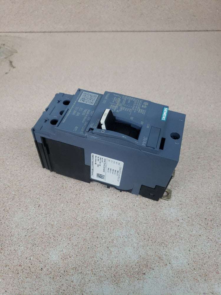 NEW PULL OUT Siemens 3VA4120-4ED24-0AA0 breaker 2 POLE 20 AMP