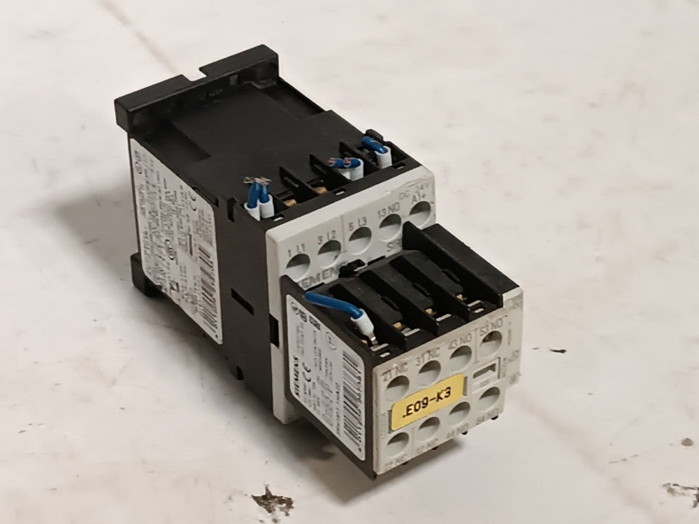 Siemens 3ZX1012-0RH11-1AA1 Power Contactor with 3RH1911-1HA22 Auxiliary Contact