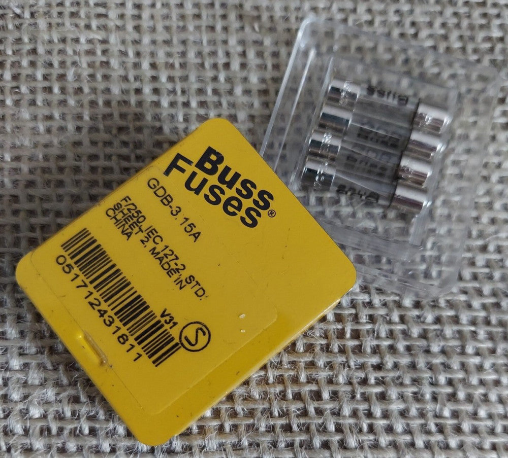 Lot of 4 - Bussmann GDB-3-15A Buss Small Dimension Fuse