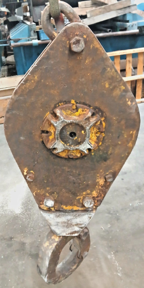 SNATCH BLOCK PULLEY SIZE 20" WIRE ROPE SIZE 1-1/2" SHEAVE ID 2-3/4" OD 5"