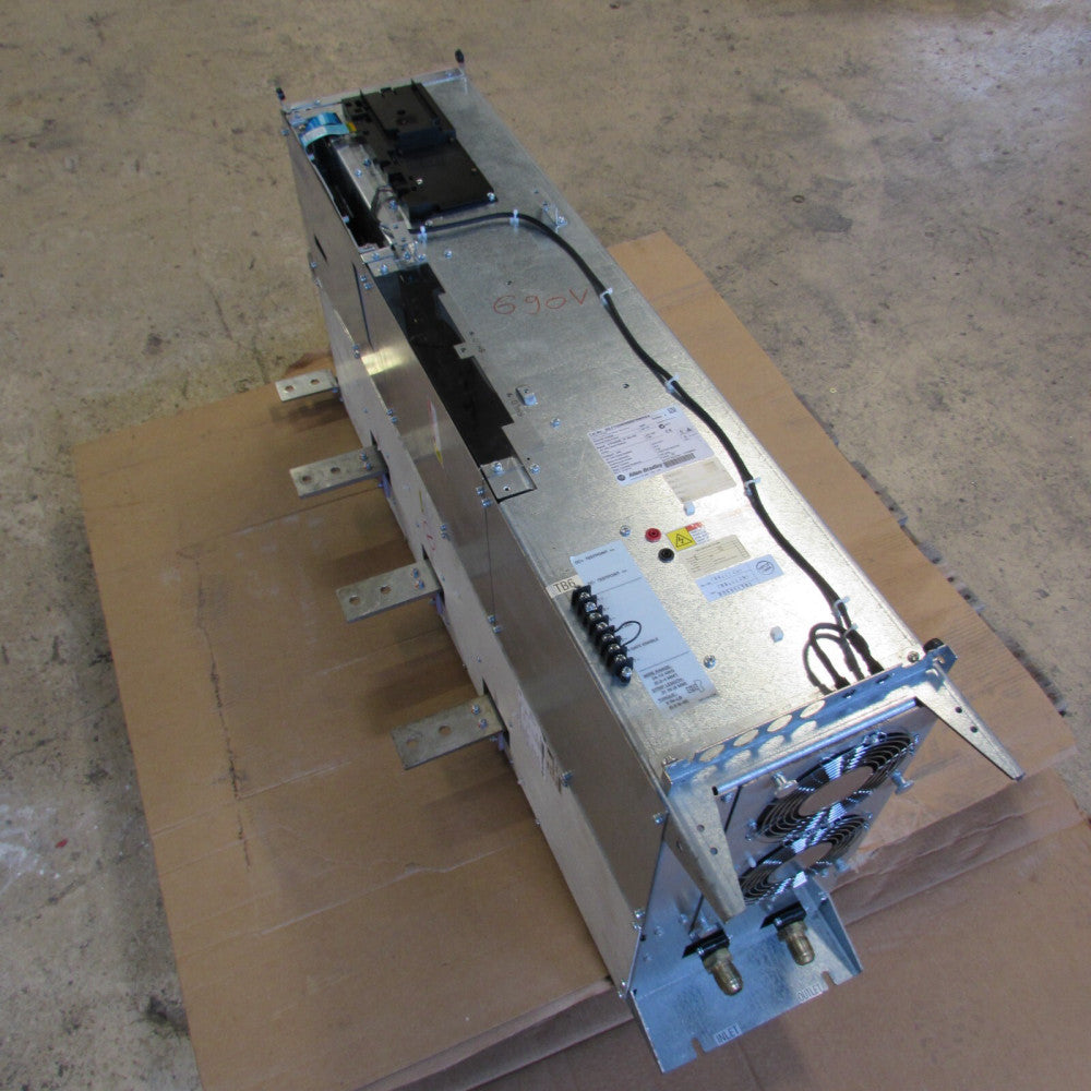 ALLEN BRADLEY  20LF705N0NNNPNW0WA, PowerFlex 700L Drive, 690vac / 881 hp / 705 A