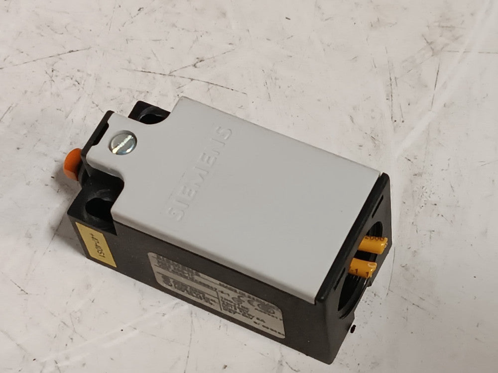 Siemens 3SE2 200-1C Enclosed Mechanical Position Switch, 1NO+1NC, IP67, 230V