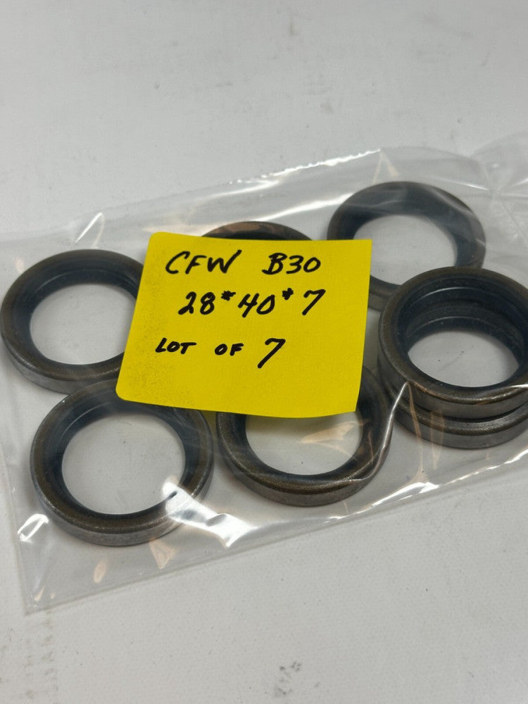 CFW B30 Metric Oil Seal Dust/Grease TC Double Lip w/ Spring 28x40x7 (Lot of 7)