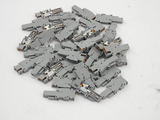 *Lot of 38* Phoenix Contact PP-H 2.5 Plug Block 500V 24A Terminal - NEW Surplus!