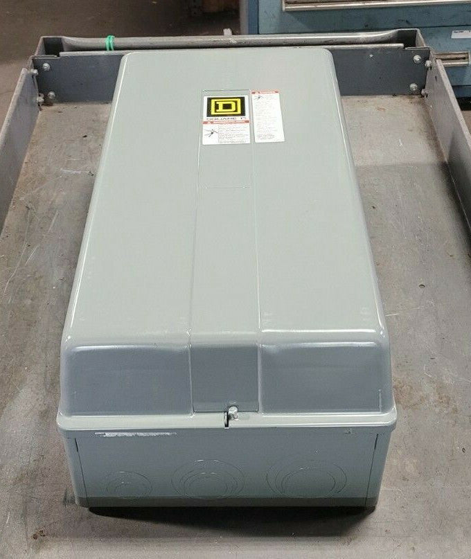 NEW SQUARE D SIZE 3 ENCLOSED CONTACTOR 600 VAC 120 V COIL 4 POLE 50 HP 8502SEG3S