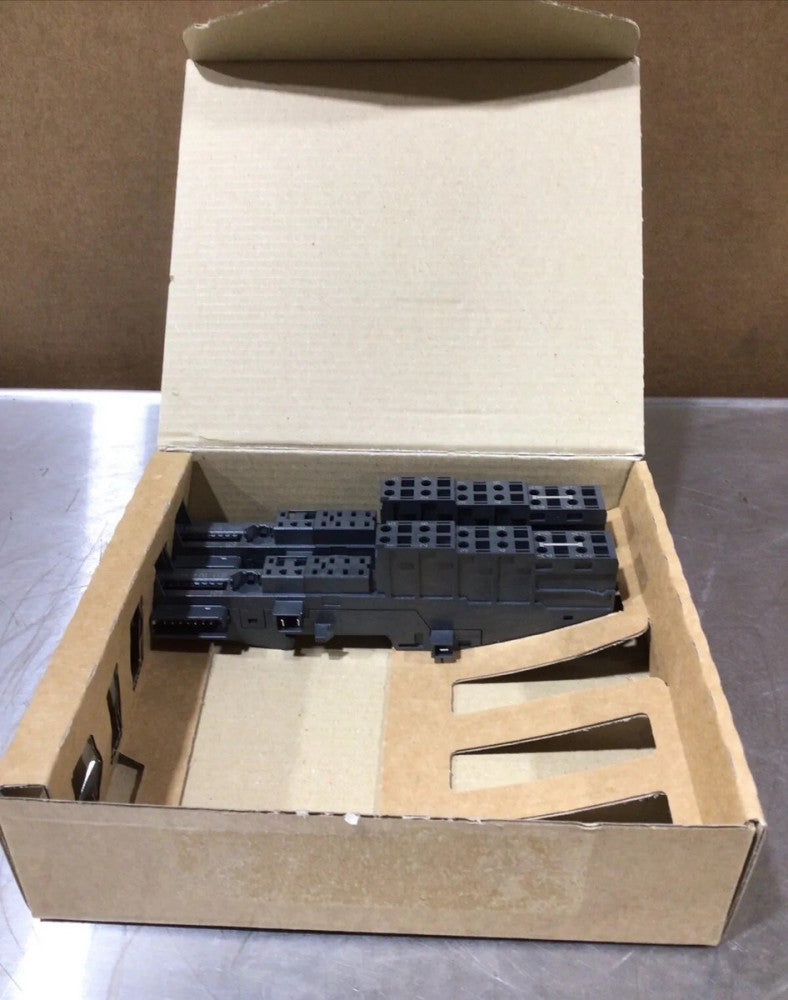 Qty. 2 Siemens 6ES7193-4CA50-0AA0 terminal modules for ET200S NOS Surplus