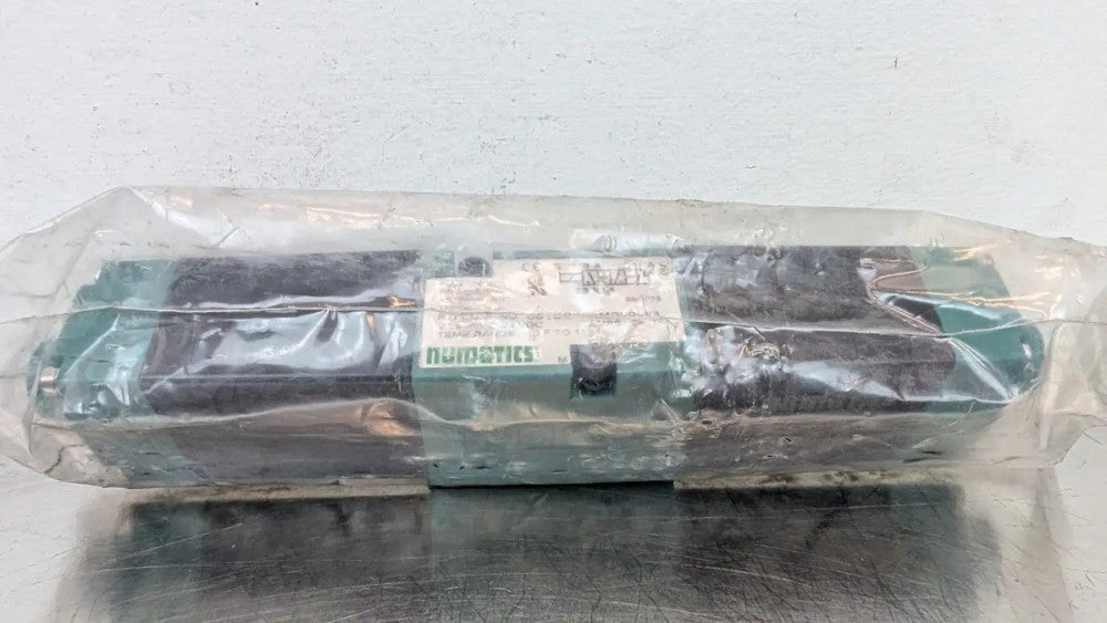 Numatics 081SS400M000061 Pneumatic Solenoid Valve 150PSIG 24VDC 0.26A