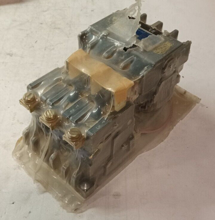 NEW GOULD I-T-E SIZE 00 MOTOR STARTER 10 AMP 600 VAC 3Ø 208-240 V COIL A203AC24
