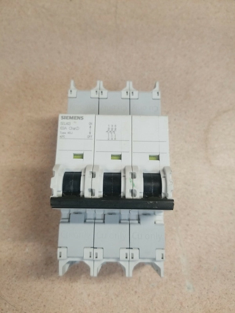 NNB Siemens 5SJ43 5SJ4 302-7HG42 Circuit Breaker 3 Pole Type NSJ