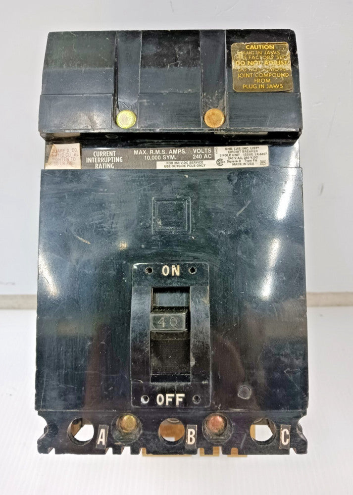 SQUARE D 40 AMP I-LINE CIRCUIT BREAKER 3 POLE 240 VAC FA-32040 (FLAW)
