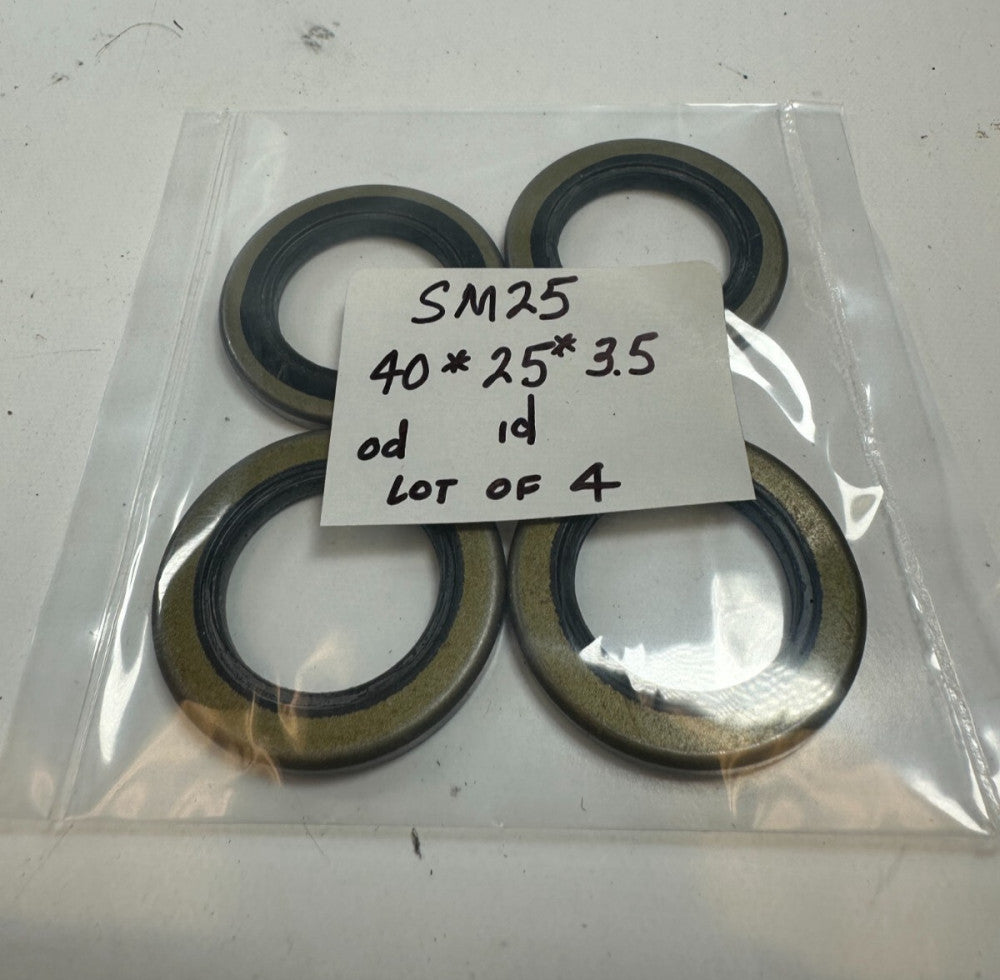SM25 Metric Oil Seals 40 x 25 x 3.5mm (Lot of 4) New Fast Ship