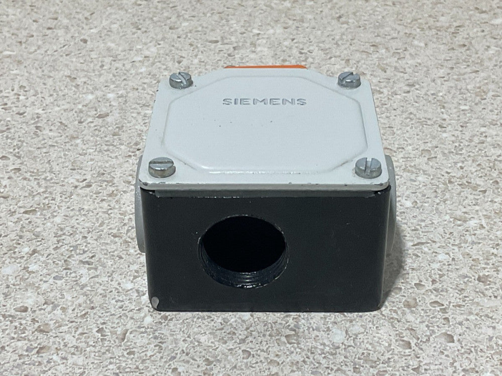 Siemens 3SE3 100-1B NEW