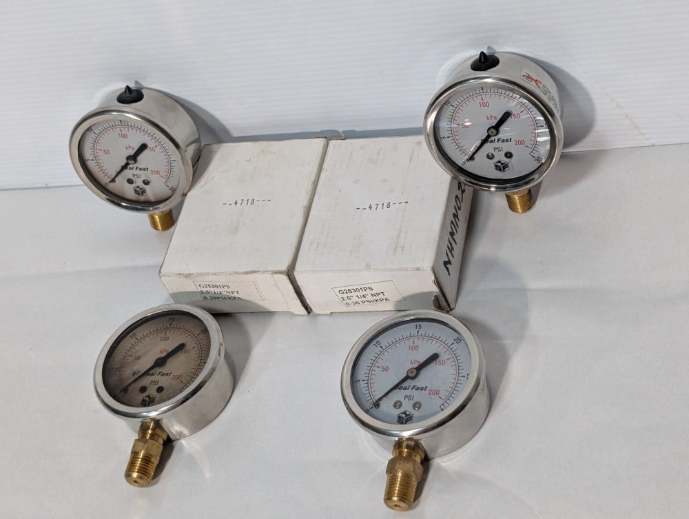 Lot of 4 Seal Fast G25301PS Lower Mount Gauge, 30 PSI, SS Body, 2.5" Face