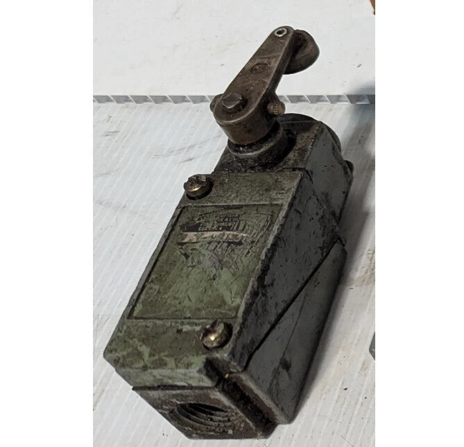 Allen-Bradley 802T-xxx Metal Plug-In Oiltight Limit Switch w 40146-048-55 Head