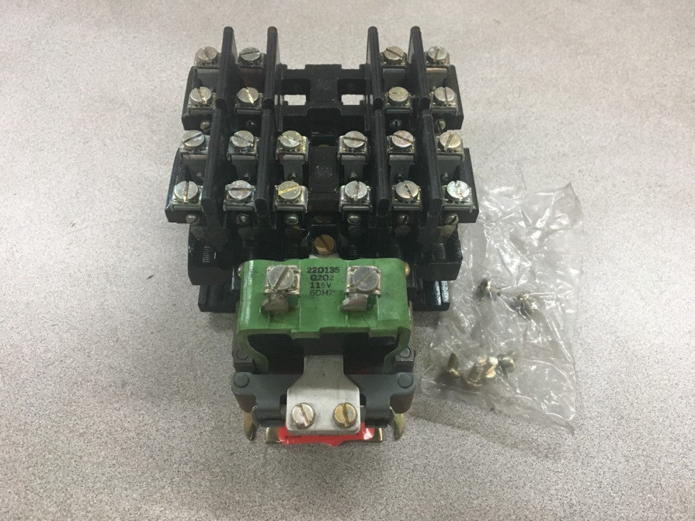 NEW NO BOX GENERAL ELECTRIC RELAY CR2810A14EV