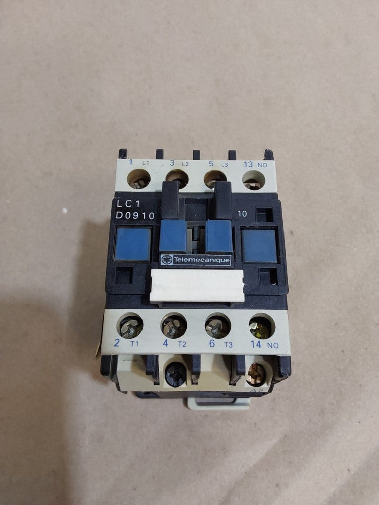 Telemecanique LC1D0910F 600 V 9 A 7-1/2 hp IEC Contactor w/ 110/120 V Coil