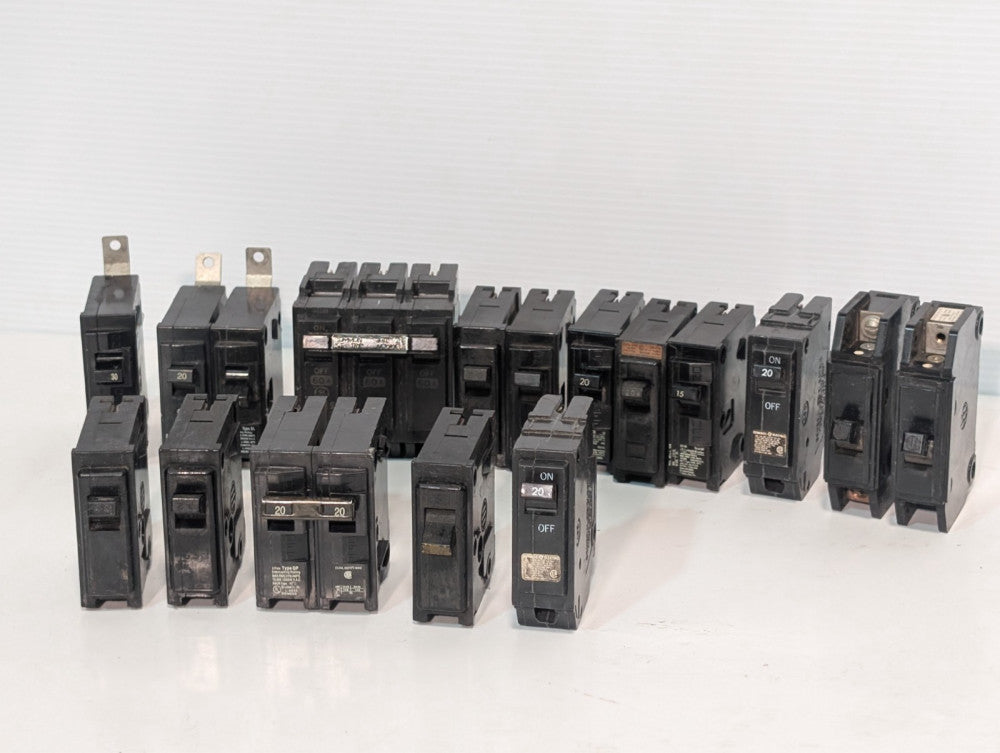 GE/Siemens/I‑T‑E Type BL/QP/THQL circuit breakers lot, 15–60A, 120/240VAC