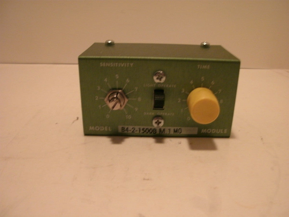 BANNER B4-2-1500B M.1 M0 PHOTOELECTRIC AMPLIFIER LOGIC MODULE 11-14 VOLTS A.C.
