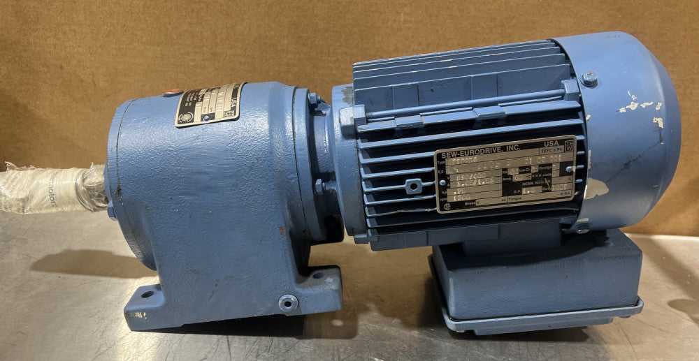 SEW-EURODRIVE Type DFT80K4 Motor With R40DT8K4 Gear Box Nos Surplus