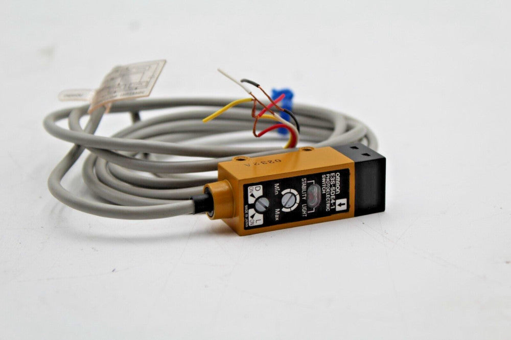 Omron E3S-5DE4-1 Photoelectric Switch