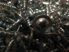 #8-10  x 7/8 in long  Philips Washer  head   Screws Lot of 200 screws