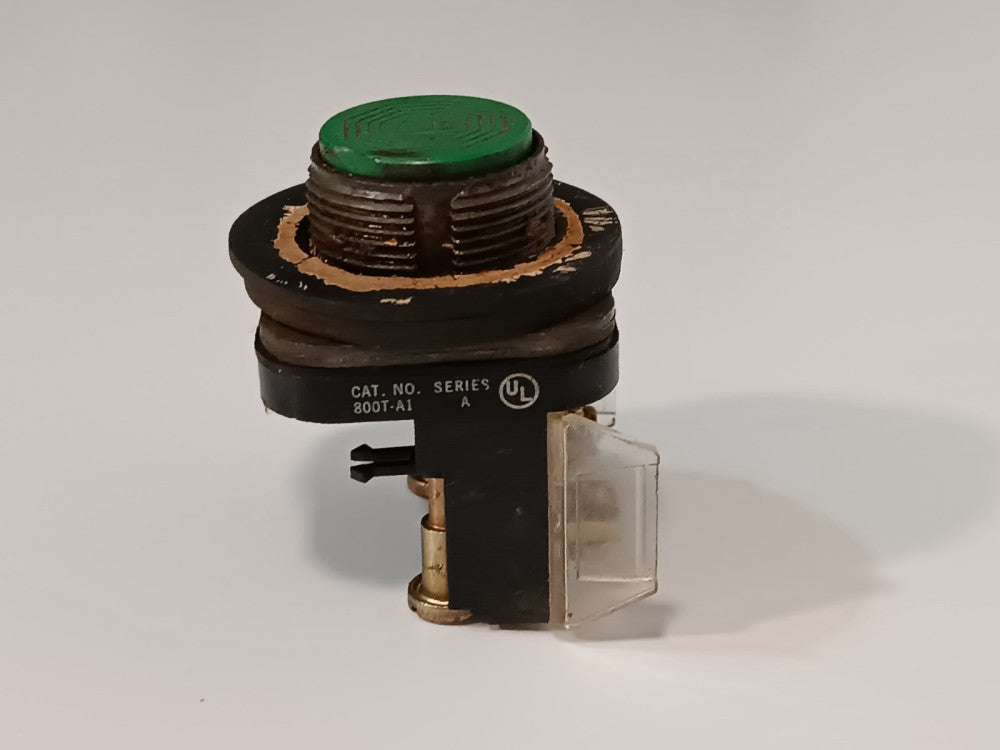 Allen-Bradley 800T-A1 Ser A green push button with 800T-XD1 contact 600VAC Max