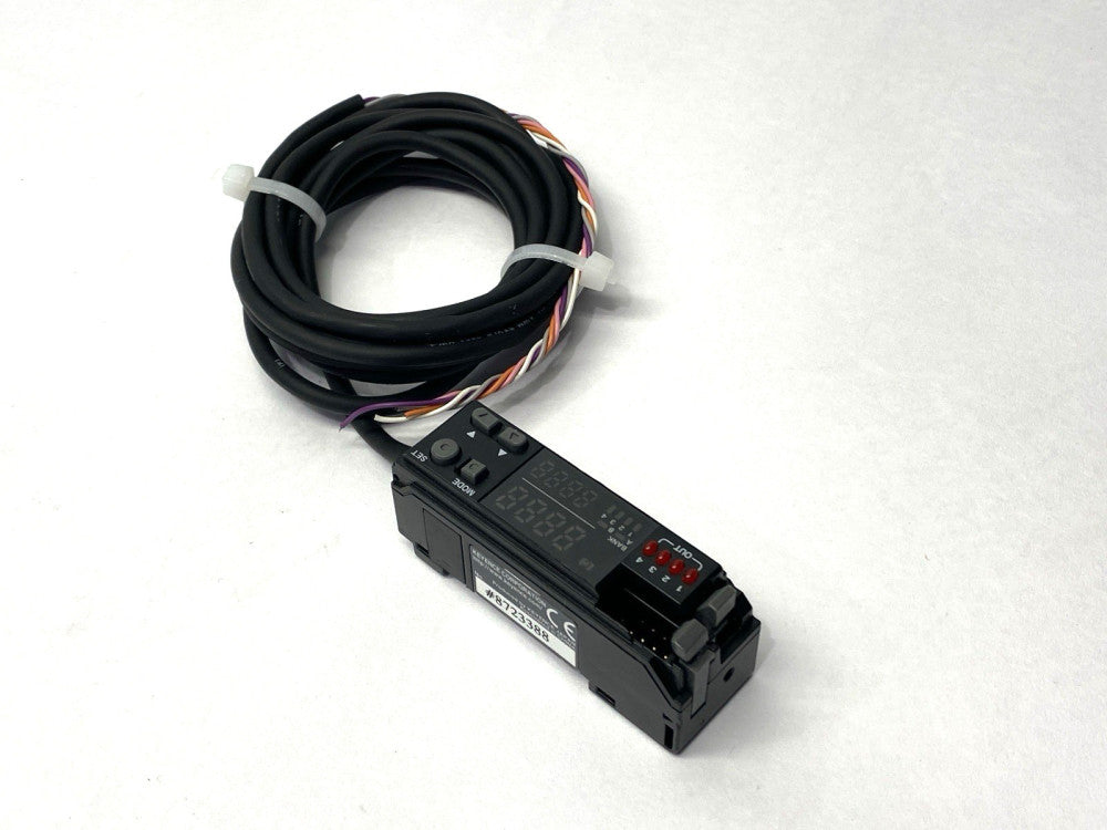 Keyence CZ-V21A RGB Digital Sensor Amplifier Unit, NPN NO COVER