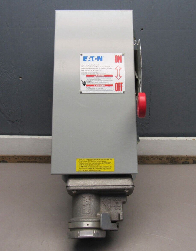 EATON HEAVY DUTY SAFETY SWITCH WITH INTERLOCKED ARKTITE RECEPTACLE, NEW!